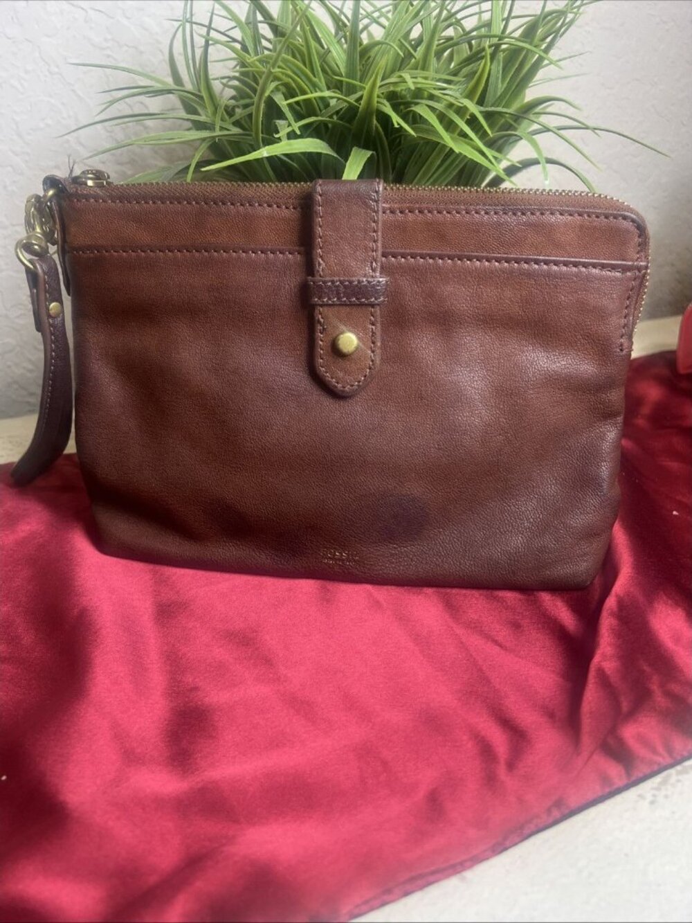 Fossil Classic Brown Leather Wristlet Wallet Pouch Bag